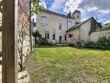 LA CHARTRE-SUR-LE-LOIR – Maison de caractère 118 m² | Jardin, dépendance, parking privé, 5 chambres
