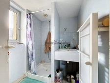 A vendre, Immeuble de rapport, LA CHARTRE SUR LE LOIR (72)- 5 appartements - 2 studios- 4 caves- Parking terrain 662m²