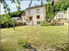 Dpt Sarthe (72), à vendre LA CHARTRE SUR LE LOIR maison P6 de 132,48 m² - Terrain de 629,00 m² - cave-balcon- terasse
