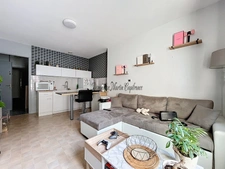 A vendre, Immeuble de rapport, LA CHARTRE SUR LE LOIR (72)- 5 appartements - 2 studios- 4 caves- Parking terrain 662m²