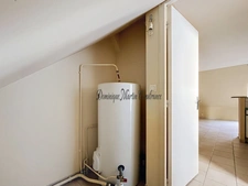 Immeuble à vendre LA CHARTRE-SUR-LE-LOIR (72)MMEUBLE DE RAPPORT – COMMERCE + 2 APPARTEMENTS 