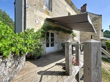 LA CHARTRE SUR LE LOIR (72) - Breathtaking view of the Loir river - Renovated family home with exceptional garden, 500m from the town centre