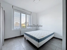 A vendre, Immeuble de rapport, LA CHARTRE SUR LE LOIR (72)- 5 appartements - 2 studios- 4 caves- Parking terrain 662m²