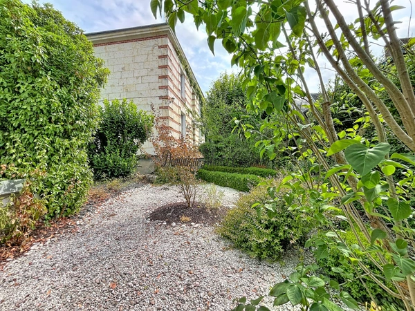 PONCÉ-SUR-LE-LOIR (72)-MAISON A VENDRE– 4 CHAMBRES, ESPACE INDÉPENDANT, GARAGE ET DÉPENDANCE – PRÊTE À VIVRE