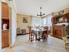 Maison à vendre 4 pièces LHOMME (72)-Maison de plain-pied à réinventer – Petit prix, emplacement idéal au cœur de Lhomme !
