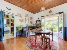 LA CHARTRE SUR LE LOIR (72) - Breathtaking view of the Loir river - Renovated family home with exceptional garden, 500m from the town centre