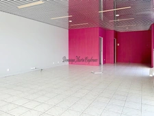  A vendre LHOMME (72),Local/bureau -Local commercial polyvalent en cœur de bourg 