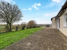  BONNEVEAU (41)-Maison à vendre 5 pièces-117m²- sous-sol- garage- jardin- terrain avec box à chevaux