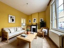 LA CHARTRE-SUR-LE-LOIR – Maison de caractère 118 m² | Jardin, dépendance, parking privé, 5 chambres