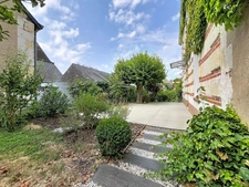  PONCÉ-SUR-LE-LOIR (72340)– 4 CHAMBRES, ESPACE INDÉPENDANT, GARAGE ET DÉPENDANCE- JARDIN – PRÊTE À VIVRE