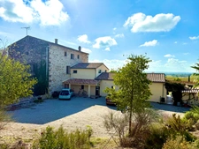 Entre Uzès et Nîmes – Mas de caractère 360 m², piscine, 1,7 ha et vignes  Maison à vendre 9 pièces  (30)