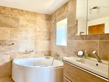 Entre Uzès et Nîmes – Mas de caractère 360 m², piscine, 1,7 ha et vignes  Maison à vendre 9 pièces  (30)