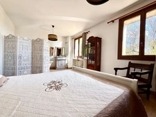 Entre Uzès et Nîmes – Mas de caractère 360 m², piscine, 1,7 ha et vignes  Maison à vendre 9 pièces  (30)