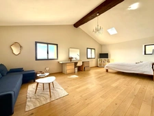 Entre Uzès et Nîmes – Mas de caractère 360 m², piscine, 1,7 ha et vignes  Maison à vendre 9 pièces  (30)