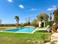 Entre Uzès et Nîmes – Mas de caractère 360 m², piscine, 1,7 ha et vignes  Maison à vendre 9 pièces  (30)