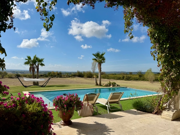 Entre Uzès et Nîmes – Mas de caractère 360 m², piscine, 1,7 ha et vignes  Maison à vendre 9 pièces  (30)