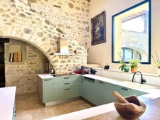 Entre Uzès et Nîmes – Mas de caractère 360 m², piscine, 1,7 ha et vignes  Maison à vendre 9 pièces  (30)