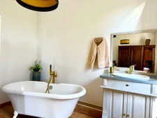 Entre Uzès et Nîmes – Mas de caractère 360 m², piscine, 1,7 ha et vignes  Maison à vendre 9 pièces  (30)