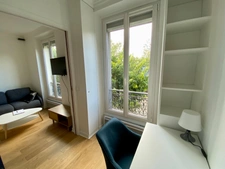 Studio meublé rénové à neuf, à l'esprit deux-pièces, proche du Canal Saint-Martin
