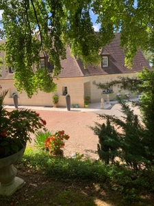  TROISSEREUX maison de 296 m² - Terrain de 6 000 m² 