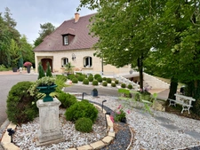  TROISSEREUX maison de 296 m² - Terrain de 6 000 m² 