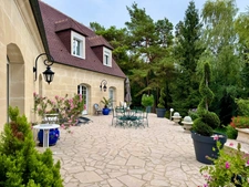  TROISSEREUX maison de 296 m² - Terrain de 6 000 m² 