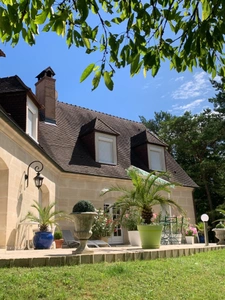  TROISSEREUX maison de 296 m² - Terrain de 6 000 m² 