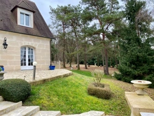  TROISSEREUX maison de 296 m² - Terrain de 6 000 m² 