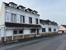 Ancien hôtel-restaurant à réinventer – Projet logements + activités - Emerainville