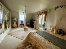  TROISSEREUX maison de 296 m² - Terrain de 6 000 m² 