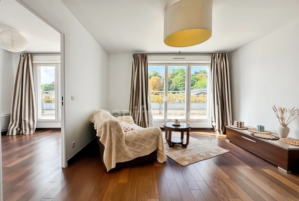 Appartement à vendre 3 pièces avec terrasse Issy-Les-Moulineaux