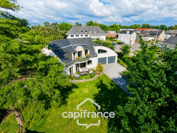 À vendre MAISON D’ARCHITECTE CONTEMPORAINE 7 pièces PONTIVY (56) 