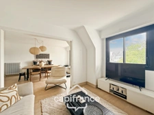 À VENDRE PONTIVY – Appartement rénové de plus de 73 m² au dernier étage, à 500 m du centre-ville