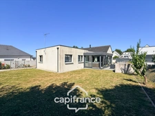 Maison contemporaine de plain-pied de 160 m² – 4 chambres – Véranda de 27 m² avec spa – Double garage – Carport – Noyal-Pontivy