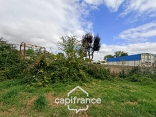 À VENDRE – TERRAIN À GUELTAS (56920), FACE À L’ÉGLISE