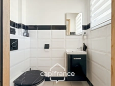 Maison contemporaine de plain-pied de 160 m² – 4 chambres – Véranda de 27 m² avec spa – Double garage – Carport – Noyal-Pontivy