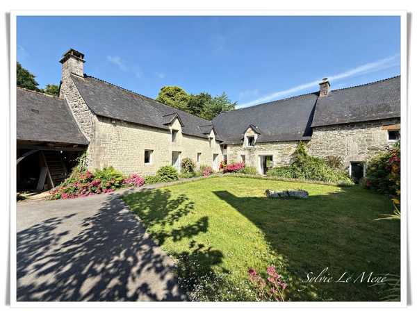 À vendre : Propriété d’exception en plein centre-ville de Pontivy – 5 chambres – Jardin clos – Aucun vis-à-vis