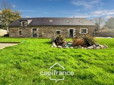 Longère de caractère entièrement rénovée – 130 m², suite parentale, cuisine moderne, terrain 1100 m² SAINT GERAND CROIXANVEC (56)