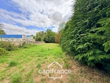 À VENDRE – TERRAIN À GUELTAS (56920), FACE À L’ÉGLISE