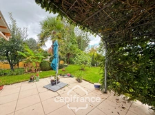 Spacieuse maison familiale en brique – 4 chambres, terrasse de 60 m² avec pergola – Proximité immédiate du centre de Noyal-Pontivy