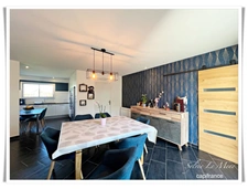 À vendre au Sourn, à proximité immédiate de Pontivy : découvrez cette spacieuse maison familiale de plus de 200 m² habitables