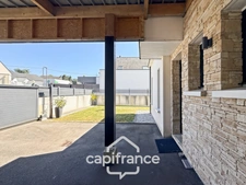 Maison contemporaine de plain-pied de 160 m² – 4 chambres – Véranda de 27 m² avec spa – Double garage – Carport – Noyal-Pontivy