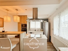 6-room house for sale in Pontivy (56) - Renovated family home, in a quiet location and close to Pontivy town centre