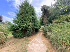 À VENDRE – TERRAIN À GUELTAS (56920), FACE À L’ÉGLISE