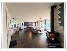 À vendre au Sourn, à proximité immédiate de Pontivy : découvrez cette spacieuse maison familiale de plus de 200 m² habitables