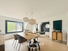 À VENDRE PONTIVY – Appartement rénové de plus de 73 m² au dernier étage, à 500 m du centre-ville