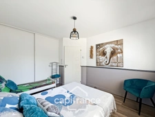 Maison contemporaine de plain-pied de 160 m² – 4 chambres – Véranda de 27 m² avec spa – Double garage – Carport – Noyal-Pontivy