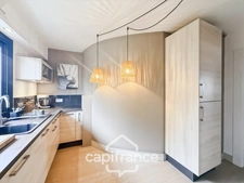 À VENDRE PONTIVY – Appartement rénové de plus de 73 m² au dernier étage, à 500 m du centre-ville