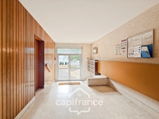 À VENDRE PONTIVY – Appartement rénové de plus de 73 m² au dernier étage, à 500 m du centre-ville