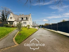 6-room house for sale in Pontivy (56) - Renovated family home, in a quiet location and close to Pontivy town centre